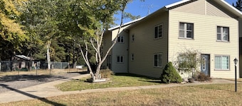Downtown Apartment Three Lakes