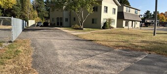 Downtown Apartment Three Lakes