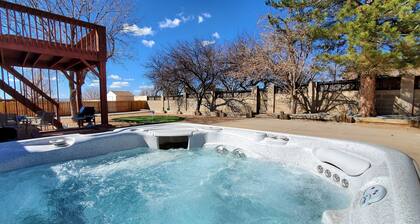 The "Rainbow" 4/bed + City Park Access