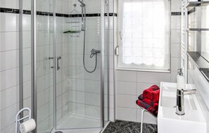 Shower, hair dryer - Awesome apartment in Schlotheim (Schlotheim)