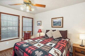 3 bedrooms, iron/ironing board, WiFi, bed sheets