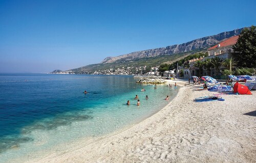 4 bedroom nice home in Jesenice