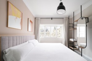 Habitació doble | Roba de llit d'alta qualitat, cobrellits i decoració individual 