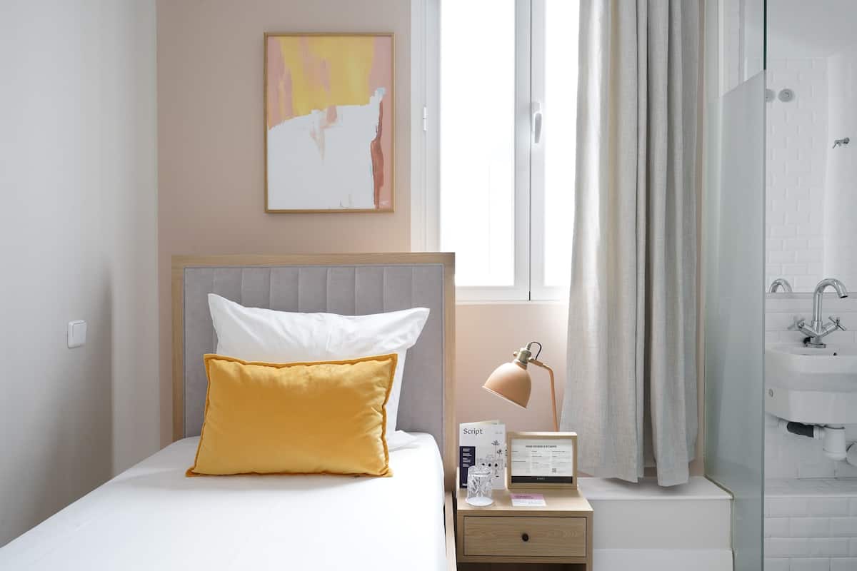 Small Room - Single Bed | 1 bedroom, premium bedding, down duvets, individually decorated