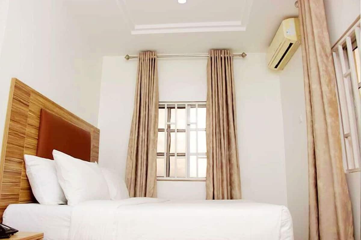 Standard Room | Premium bedding, memory foam beds, desk, laptop workspace