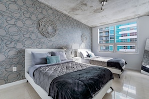 2 habitaciones, tabla de planchar con plancha, wifi y ropa de cama 