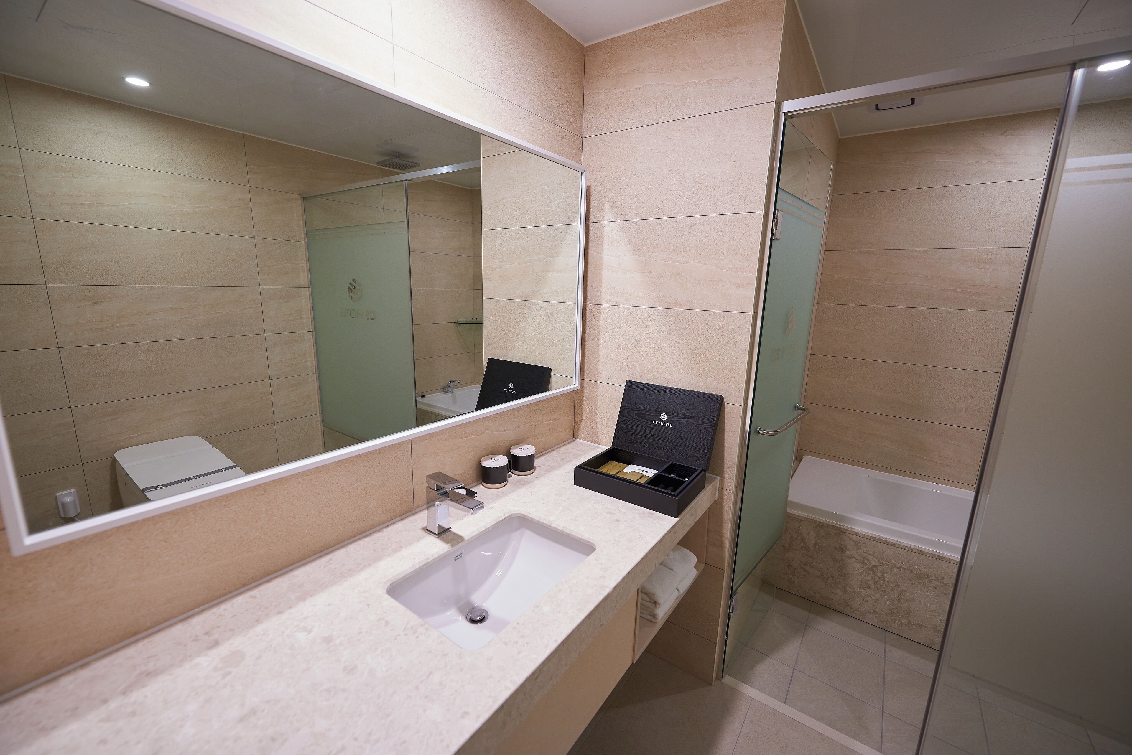 premium ondol room (breakfast included) | bathroom | hair dryer, bathrobes, slippers, bidet