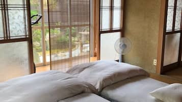 Private Vacation Home | 2 bedrooms, iron/ironing board, free WiFi, bed sheets