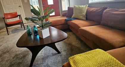 <br>~Keasington House, a Mid Century Gem in Hucrest. 2bdrm, 2bath