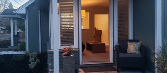 <br>~Keasington House, a Mid Century Gem in Hucrest.  2bdrm, 2bath