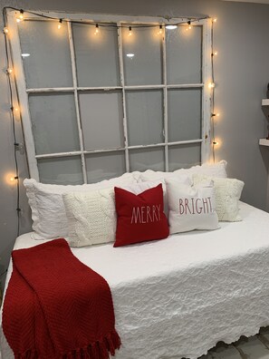 2 bedrooms, iron/ironing board, travel crib, free WiFi - Apartment with Loft (Brookhaven)