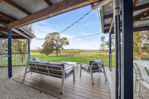 Burton Farmhouse Reconnect with Nature and Family
