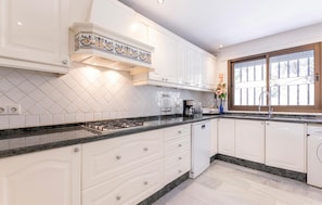 Oven, stovetop, dishwasher, coffee/tea maker