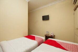 Room - OYO 2045 Hotel 211 (Parapat)