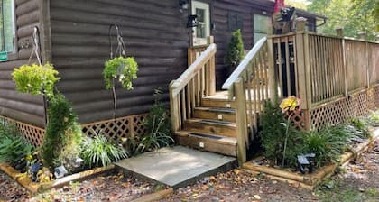 Mountain  Cabin 10min Casino Pets AC Fire pit