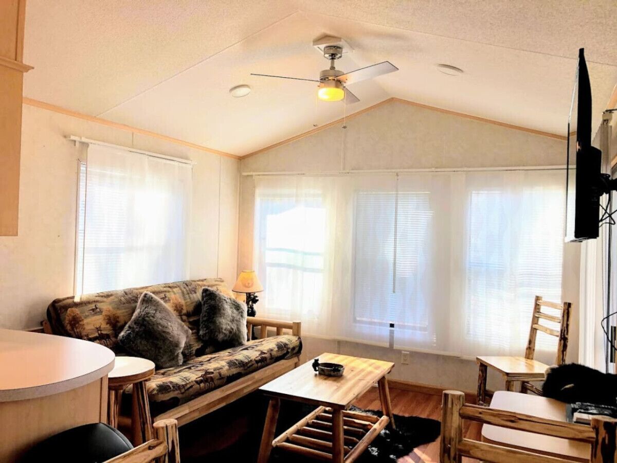 Televisión y chimenea 