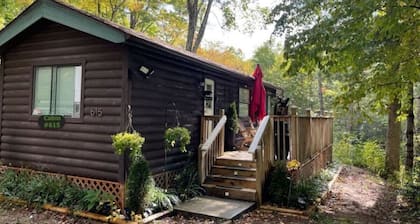 Mountain Cabin 10min Casino Pets AC Fire pit