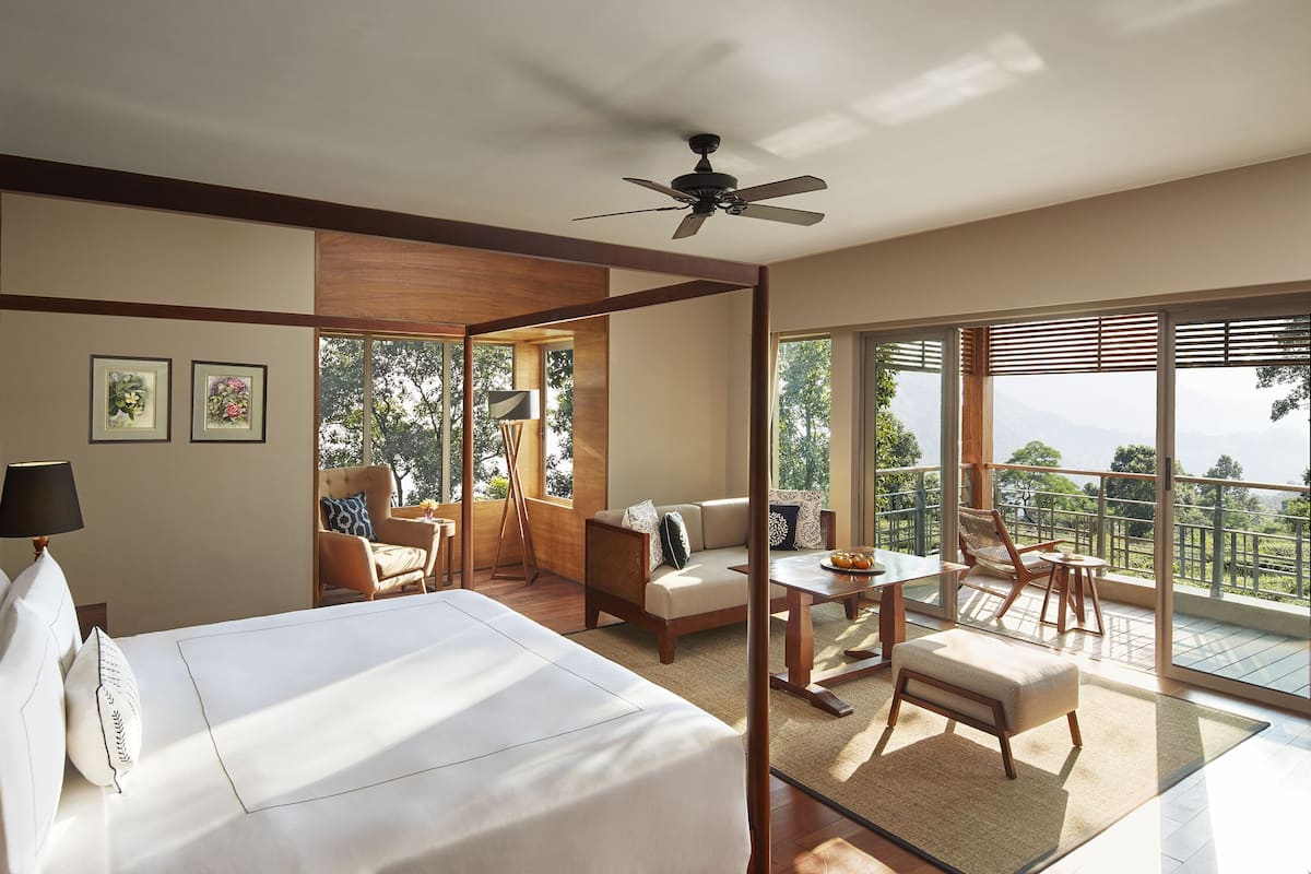 ห้องพัก, เตียงคิงไซส์ 1 เตียง (Tea Plantation Villa Room) | เครื่องนอนระด  ับพรีเมียม, ผ้านวมขนเป็ด, เตียงพร้อมฟูกเสริมที่นอน