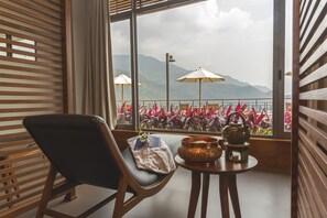 双人护理室、身体护理、体膜护理、身体磨砂、面部护理、指（趾）甲修剪和护理