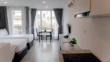 Deluxe Twin Room | City view