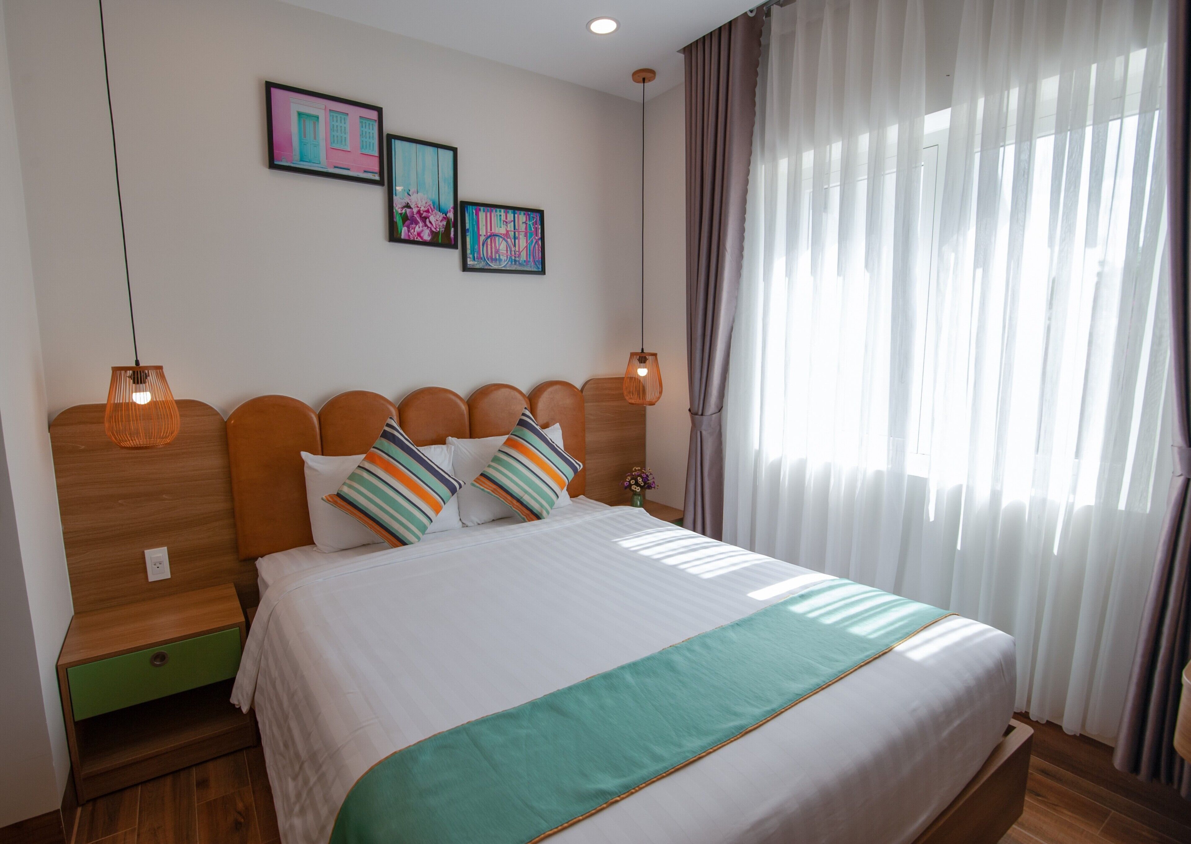 Habitación superior | Ropa de cama de alta calidad, colchones viscoelásticos, minibar