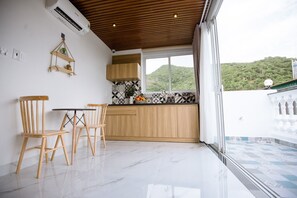 Electric kettle - The View Hotel (Cam Lam)