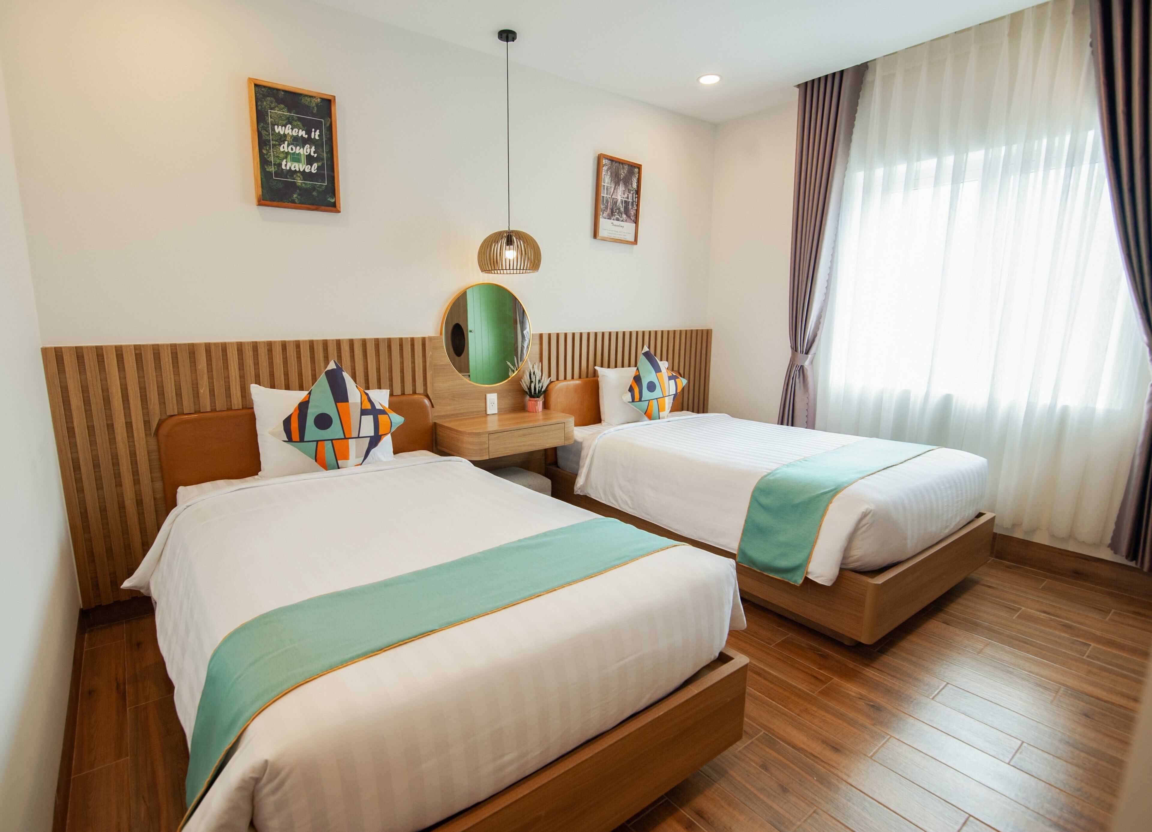 Habitación estándar doble de uso individual, vistas al jardín | Ropa de cama de alta calidad, colchones viscoelásticos, minibar