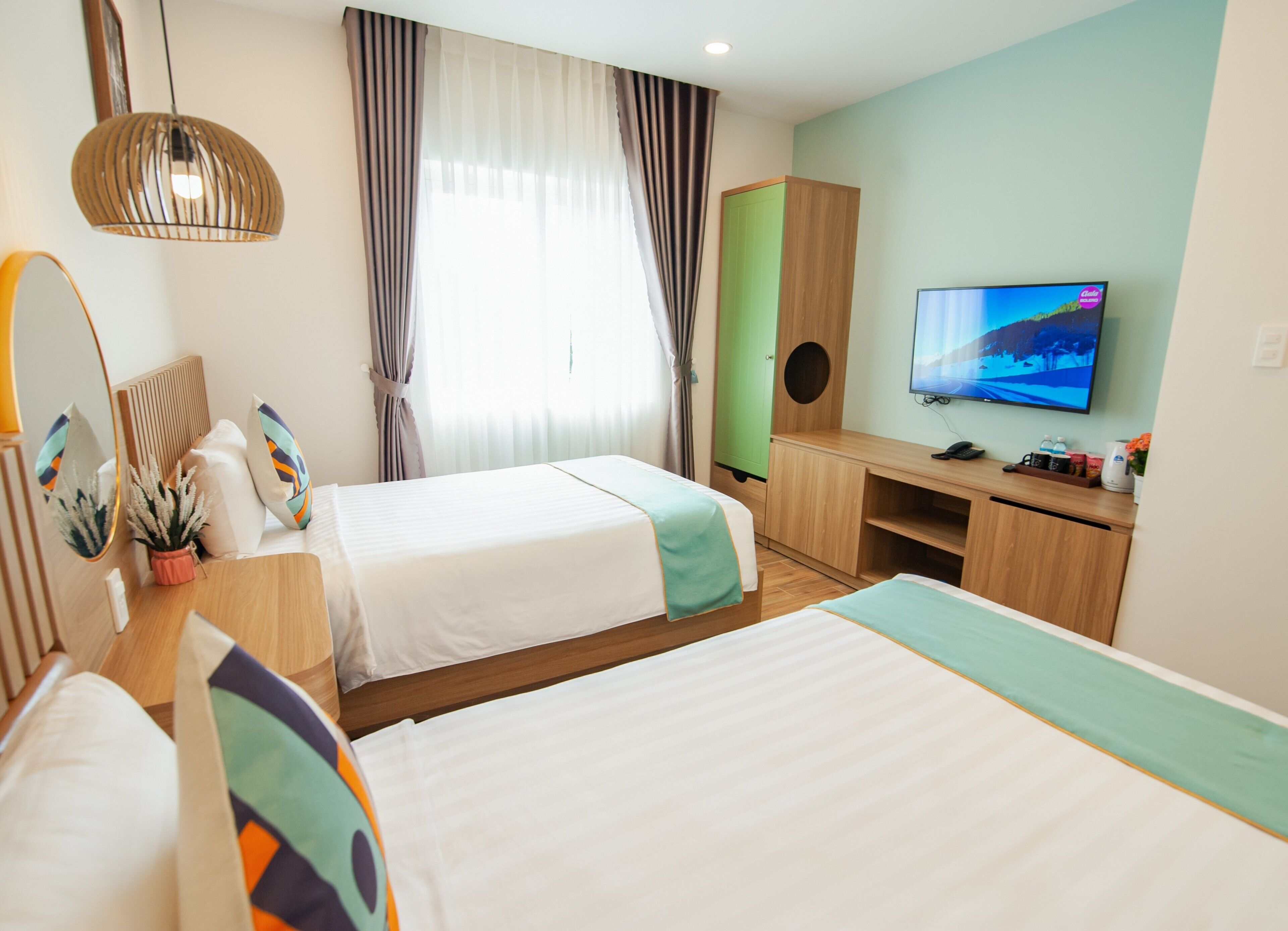Literie de qualité supérieure, matelas mémoire de forme, minibar, bureau