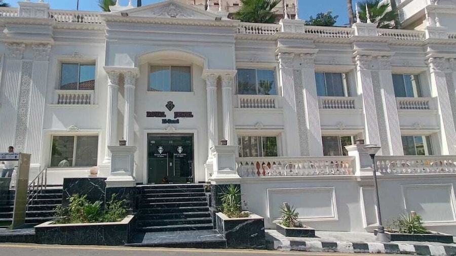 Royal Jewel Al Raml Hotel