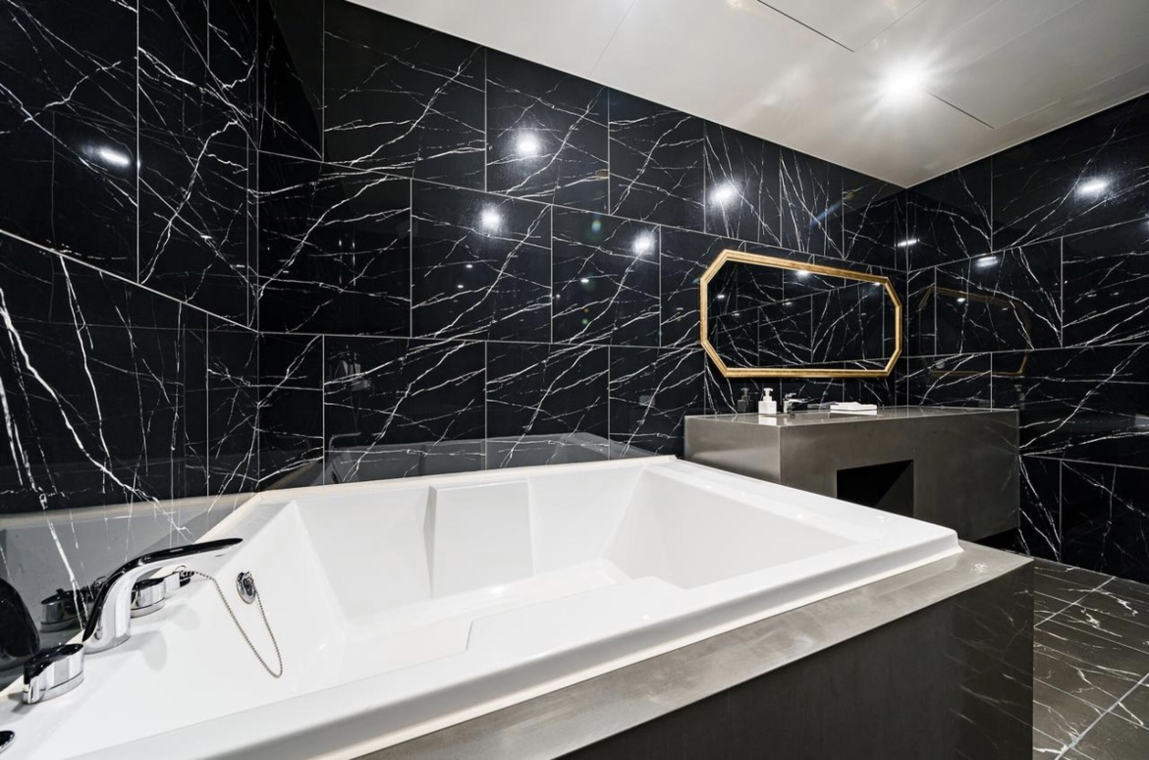 junior suite | 1 bedroom, premium bedding, down duvets, desk