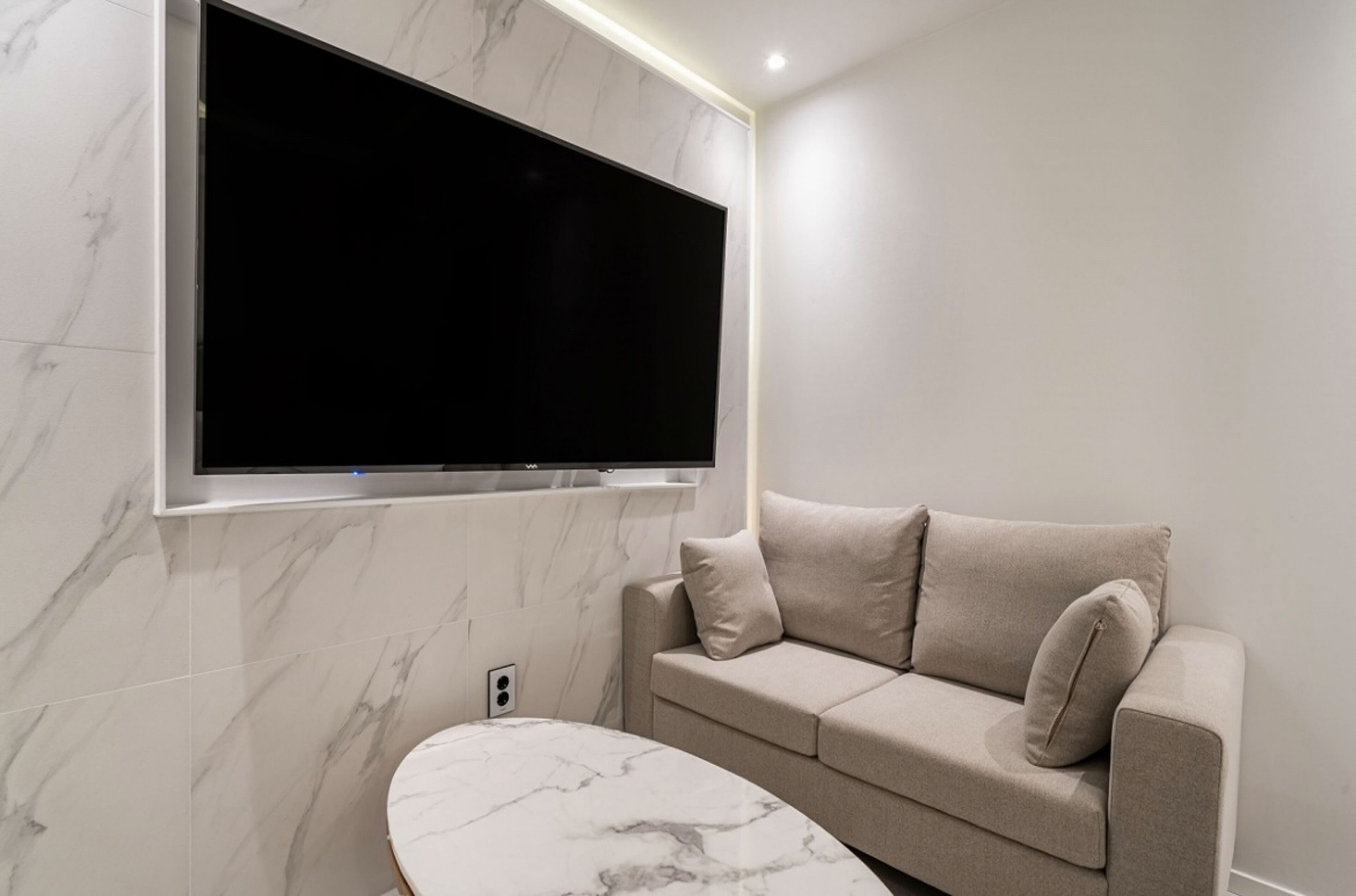 business twin room | 1 bedroom, premium bedding, down duvets, desk