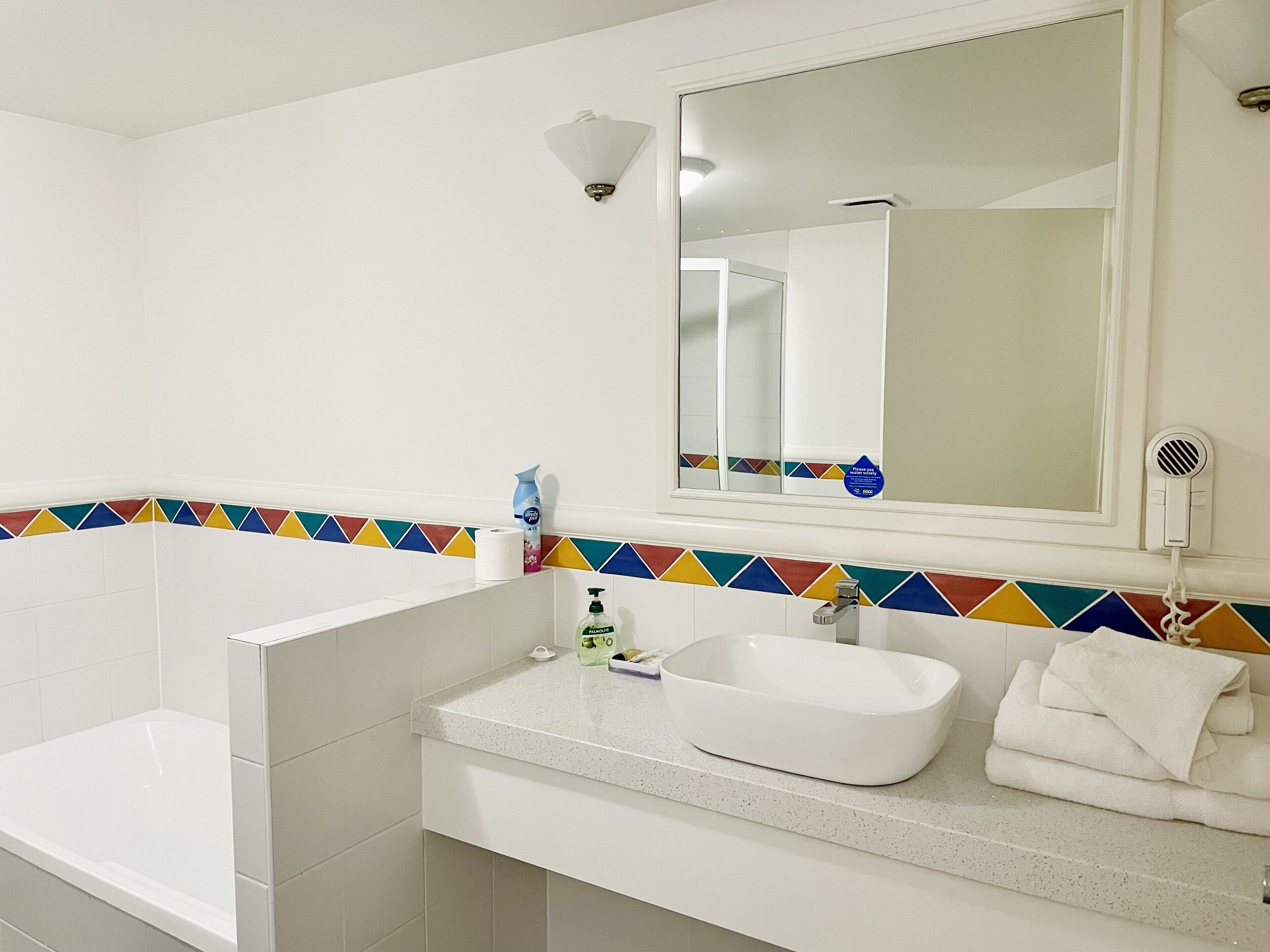 Crown Towers Private Holiday Apartment- Surfers Paradise — image 25