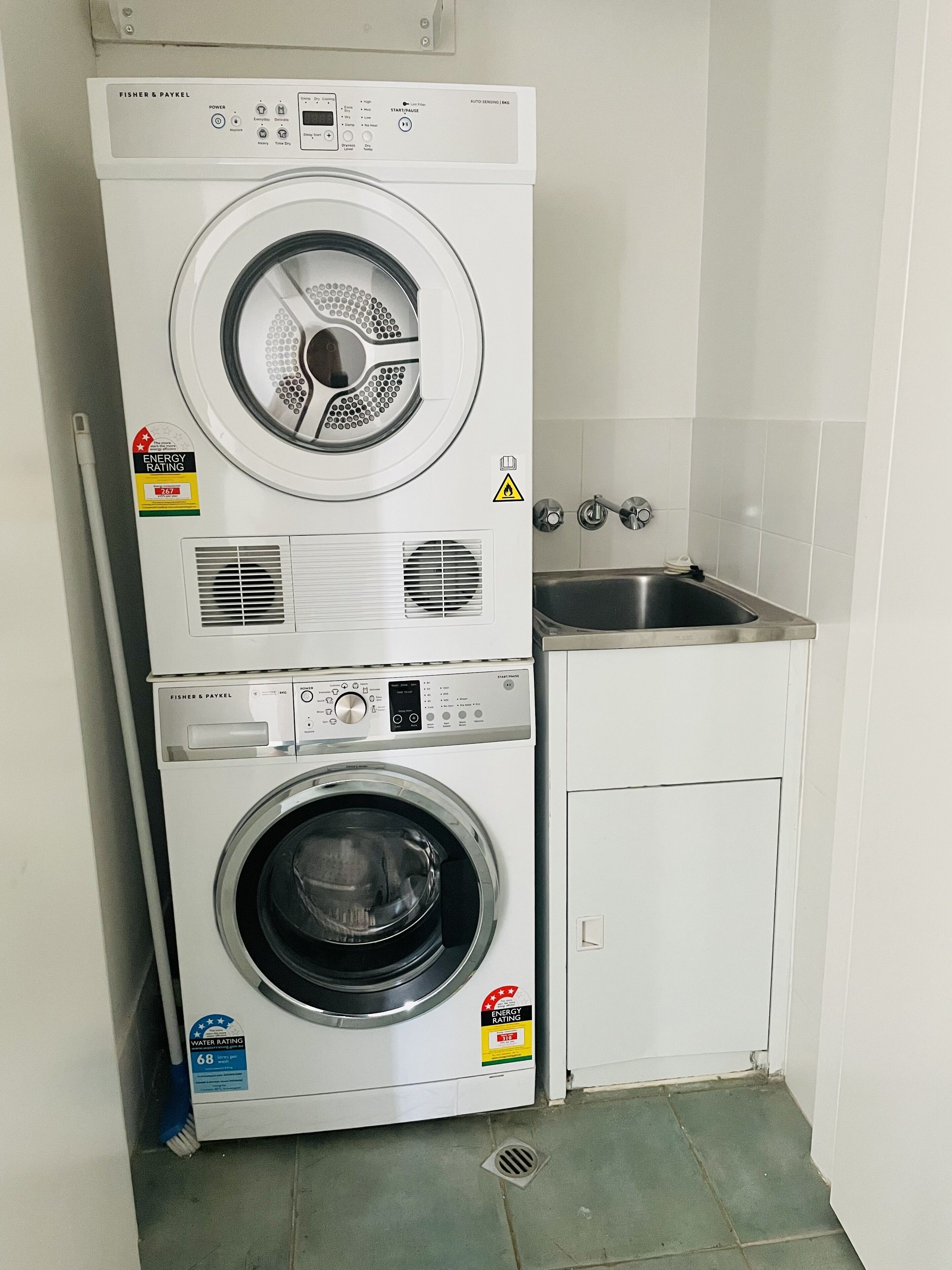 Crown Towers Private Holiday Apartment- Surfers Paradise — image 4