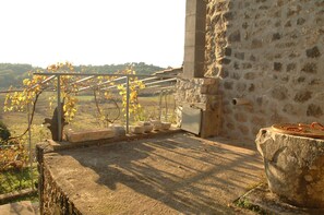 Huoneisto (Two-Bedroom Apartment with Terrace) | Terassi/patio