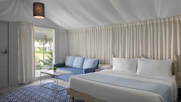 Premium Room, 1 King Bed, Non Smoking, Garden View | In-room safe, iron/ironing board, free WiFi