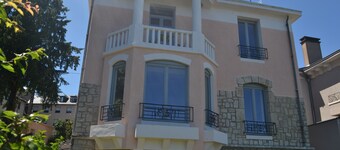 Le Bompard*** 50 m² Art Deco villa with garden