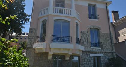 Le Bompard*** 50 mÂČ Art Deco villa with garden