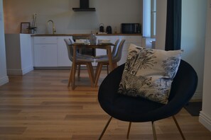 Dining - Le Bompard*** 50 m² Art Deco villa with garden (Rodez)