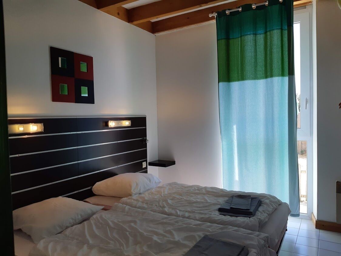 2 bedrooms, iron/ironing board, travel cot, free WiFi