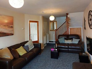 Living area - Swn Y Tonnau, Sound of the Waves in Tywyn (Tywyn)