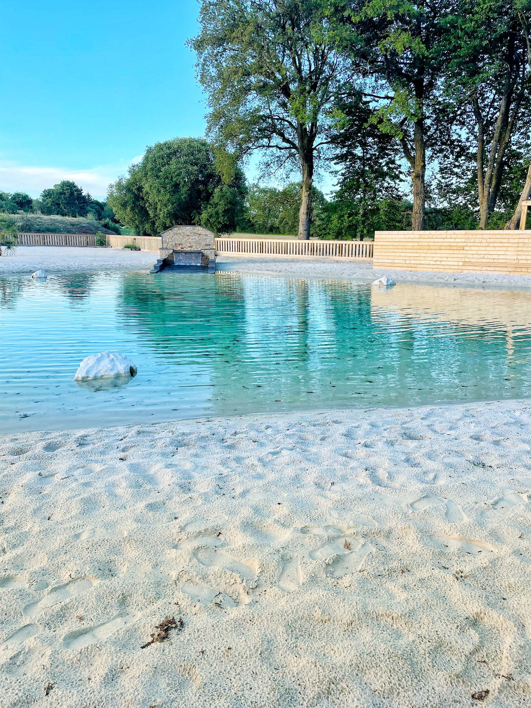 Piscine extérieure (ouverte en saison), cabanons gratuits
