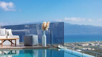 Piscina all'aperto, una piscina riscaldata