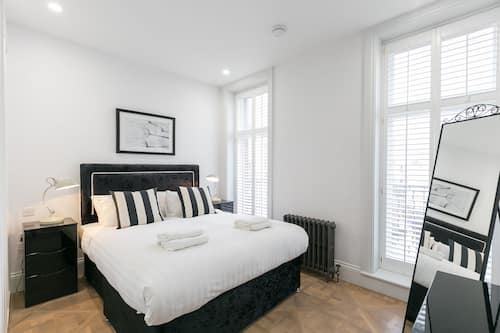 Standard One Bedroom Apartment | Soundproofing, cribs/infant beds, free WiFi, bed sheets