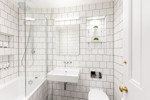 Leilighet – superior, 2 soverom | Bad | Toalettartikler (inkludert)