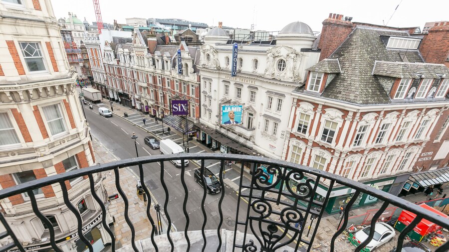 Urban Chic - Shaftesbury