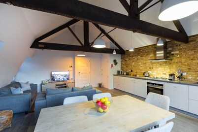 Urban Chic - Rathbone