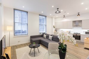 Appartement Supérieur | Coin séjour | Télévision à écran plat