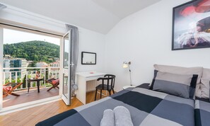 Apartment (Two Bedroom Apartment with Terrace an)