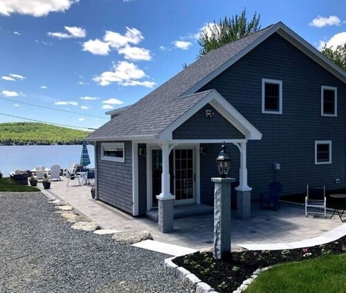 Beautiful Beachfront Lake House- Sleeps up to 12- Weekly Discounts Available!