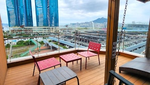 Hiên